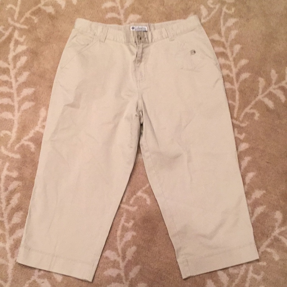 Columbia size 12 tan capris
